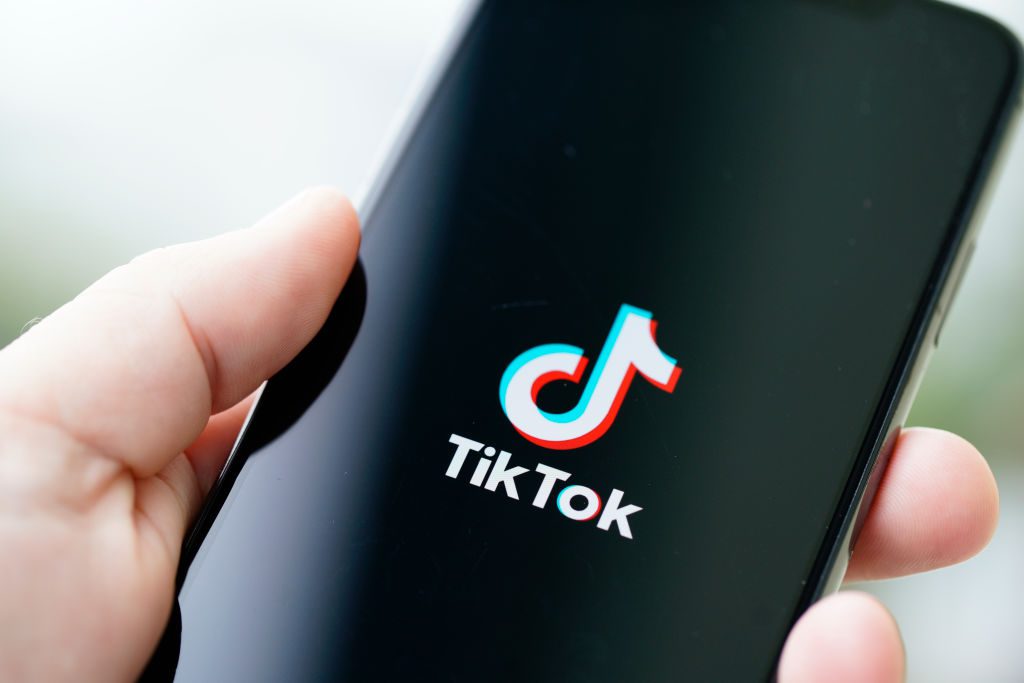 Snapchat vs. TikTok: Complete Guide For Marketers - Krcmic.com